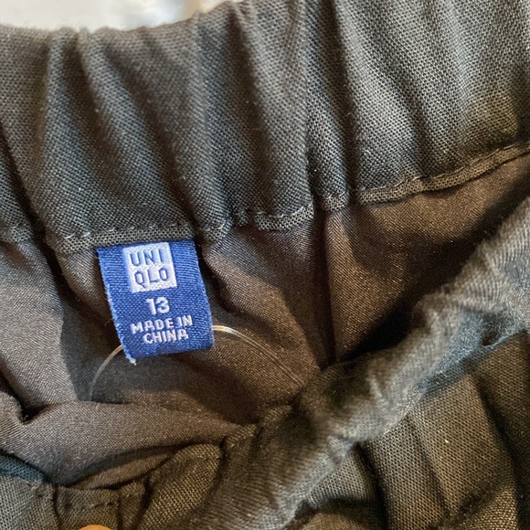 Uniqlo Black Pleated Midi Skirt - Picture 2 of 2